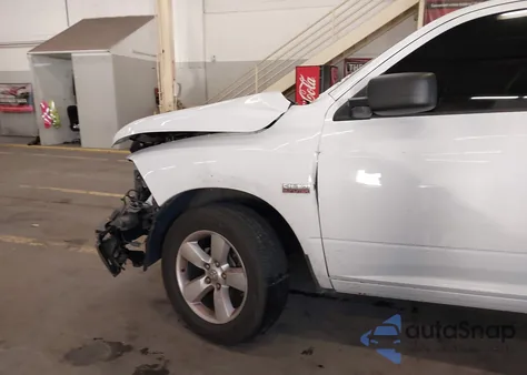 2015 Ram 1500 Express z USA, uszkodzony, nr VIN 3C6JR6ATXFG554437